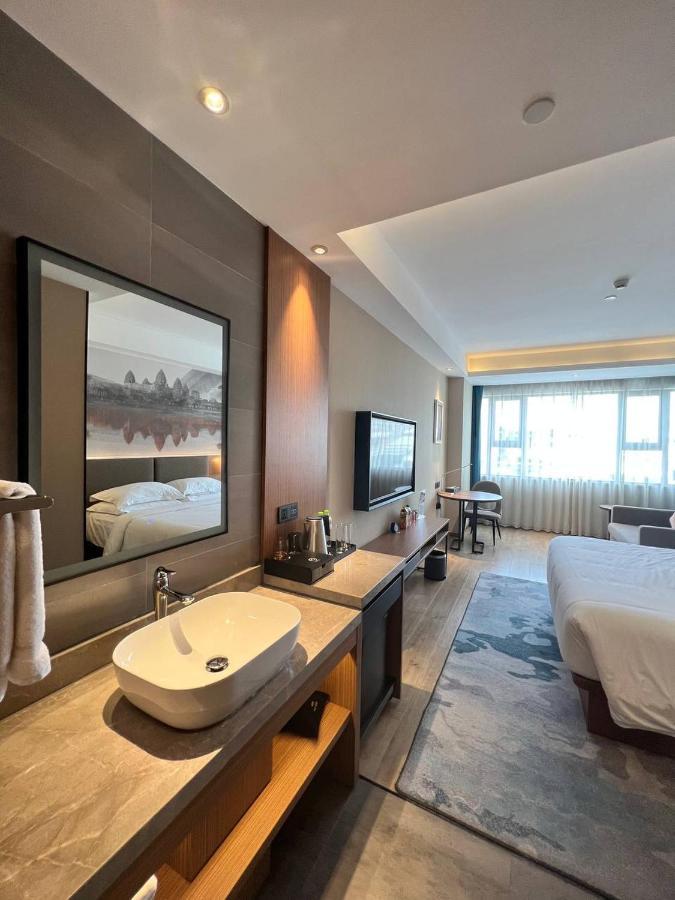 Aurea Central Hotel Phnompen Kültér fotó